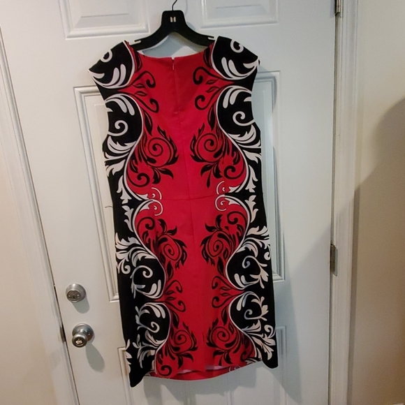 Clothes - Picture 3 of 3